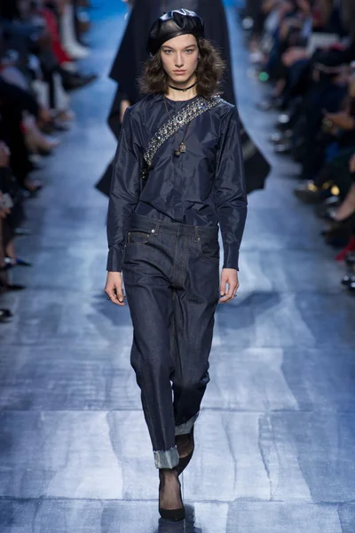 Look 9